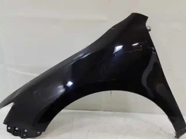 Переднее крыло на Toyota Camry 5, Душанбе