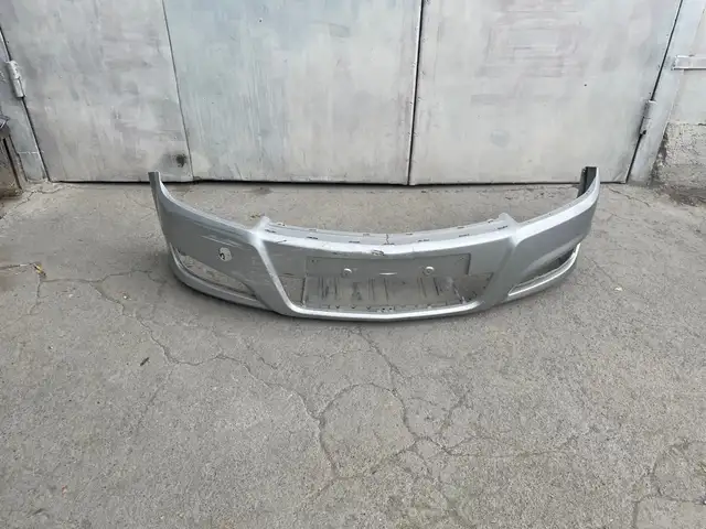 Бампер на Opel Astra H, Канибадам