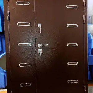 Дархои оханин, Душанбе