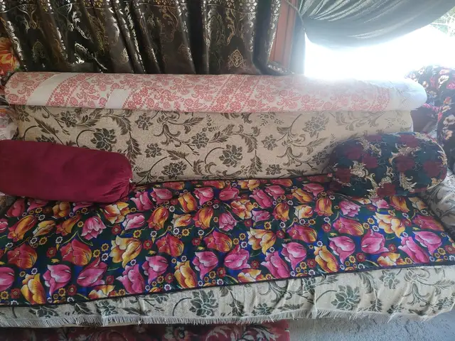 Диван, Худжанд