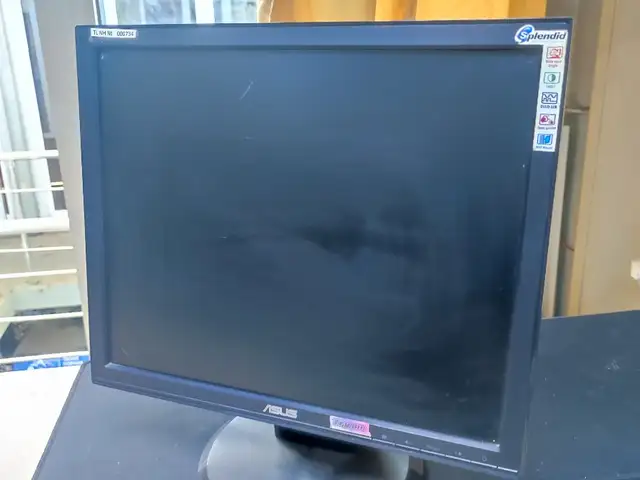 Монитор asus 17, Худжанд