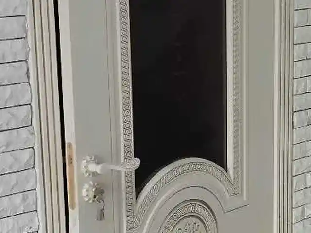 Дверь, Душанбе
