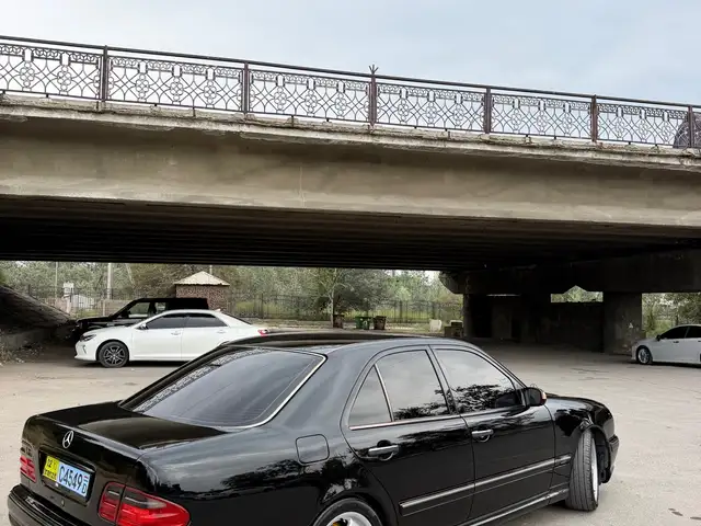 Mercedes-Benz E class, 2002, Худжанд - 3