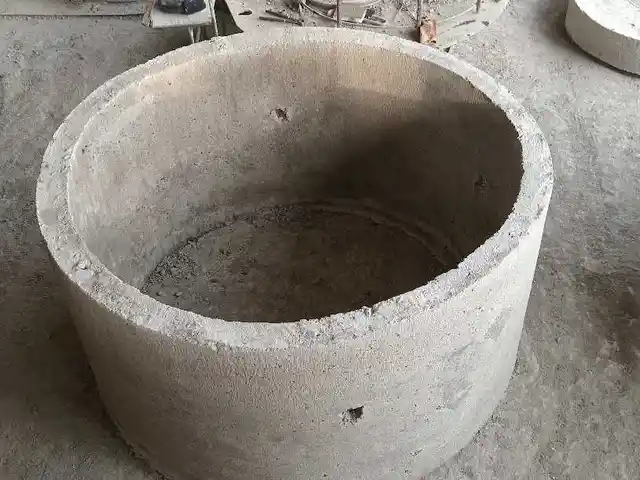Бетонный колодец и крышка, Душанбе