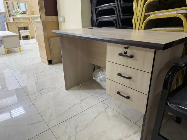 Стол с тумбой, Душанбе