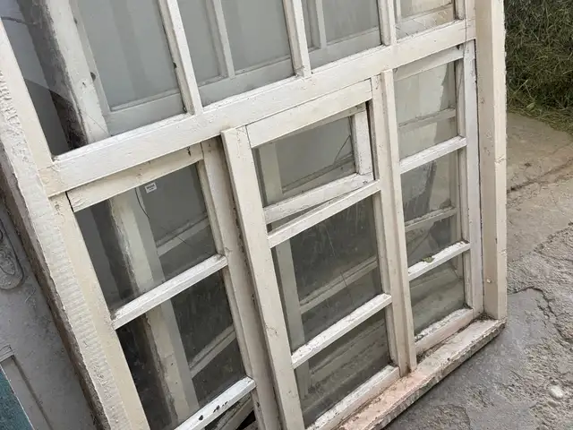 Окна, Худжанд