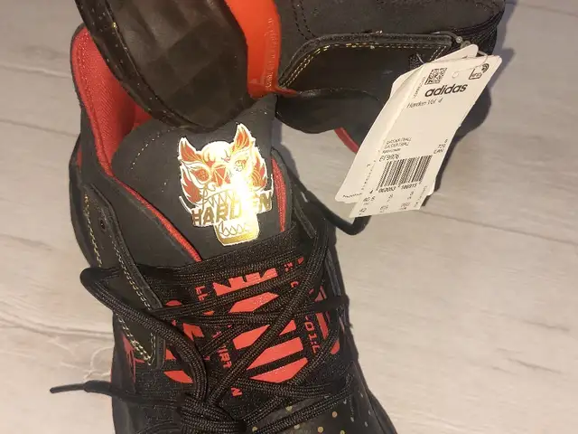 Кроссовки Adidas Harden, Худжанд