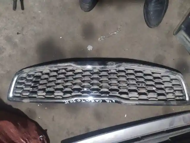 Облицовка радиатора Kia Forte Cerato YD K3 2013-16, Душанбе
