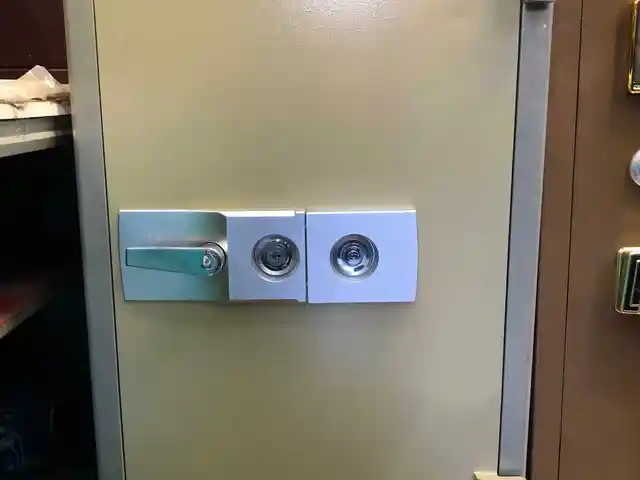 Сейф 100м, Душанбе