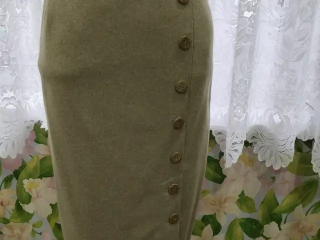 Юбка из драповой ткани, Худжанд