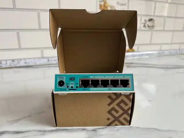 Роутер MikroTik hEX RB750Gr3, Душанбе