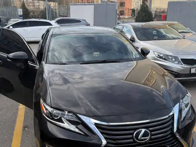 Lexus ES series