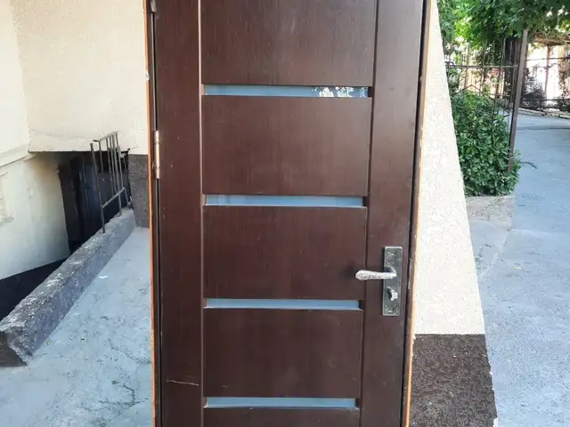 Межкомнатная дверь, Худжанд