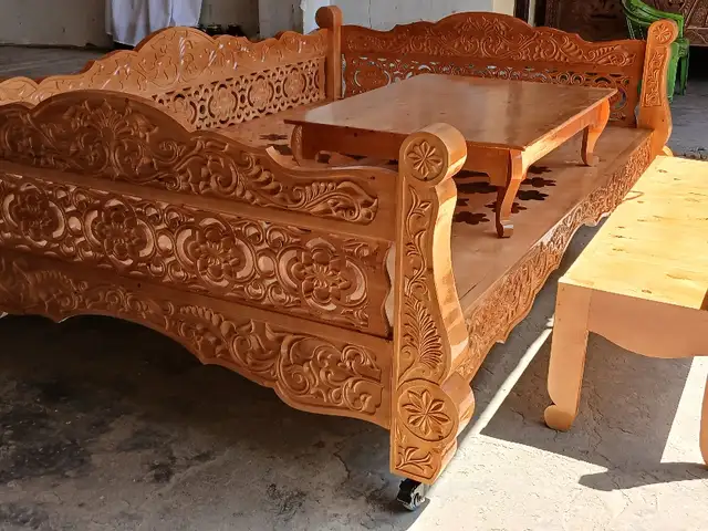 Тапчан Королевский, Вахдат