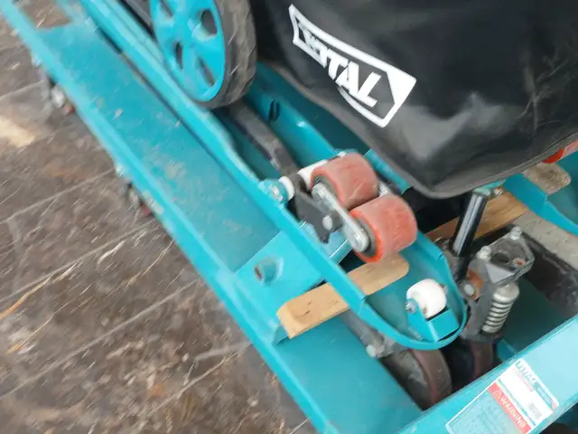 Рохля Total, Душанбе
