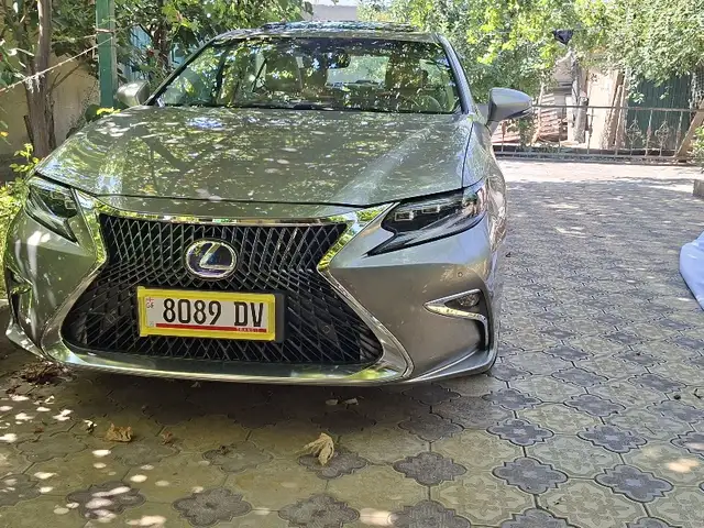 Lexus ES series