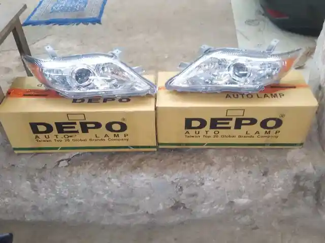 Передние фары XLE на Toyota Camry 2 2010-2011 DEpo, Душанбе