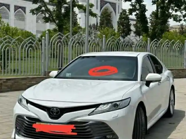 Лобовое стекло на Toyota Camry 6, Душанбе