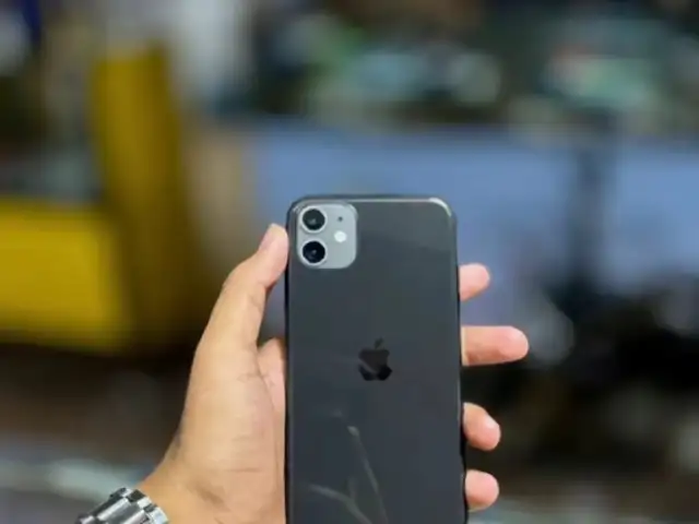 Apple iPhone 11, 128 gb, Product Red, Хуҷанд