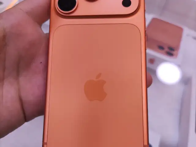 Apple iPhone 17 Pro, 256 gb, Cosmic Orange, Худжанд