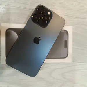 Apple iPhone Xr, 128 gb, Product Red, Рогун