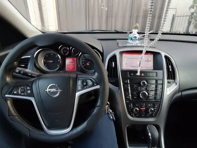 Opel Astra J