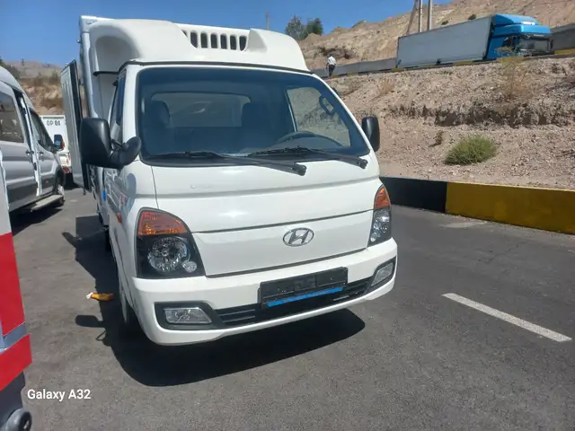 Бортовой автомобиль Hyundai Porter 2, 2015, Худжанд