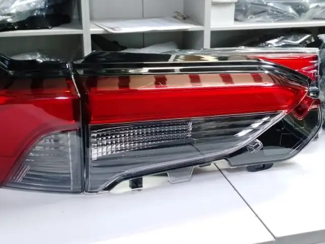 Задние фары Toyota Rav 4 - 2021, Душанбе