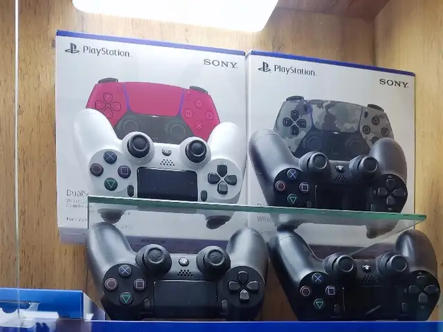 Джойстики Dualshock 4 Limited Edition Playstation 4 Pro, Душанбе - 3