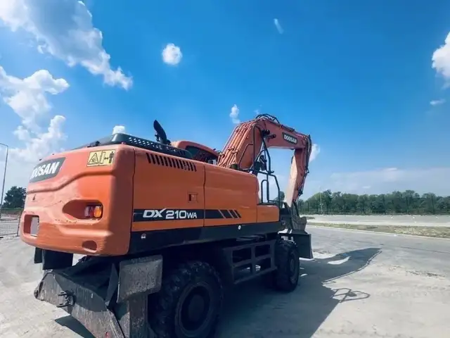 Экскаватор Doosan DX210, Душанбе