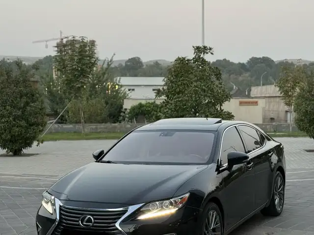 Lexus ES series