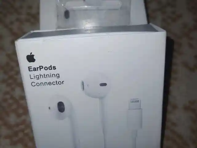 Проводные наушники Apple, Бохтар (Курган-Тюбе)