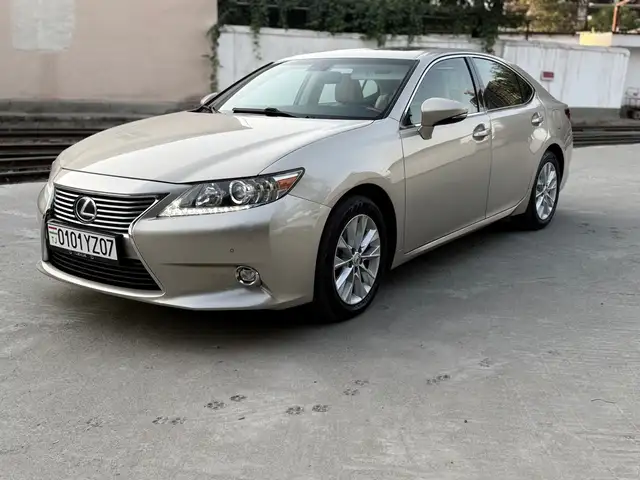 Lexus ES series