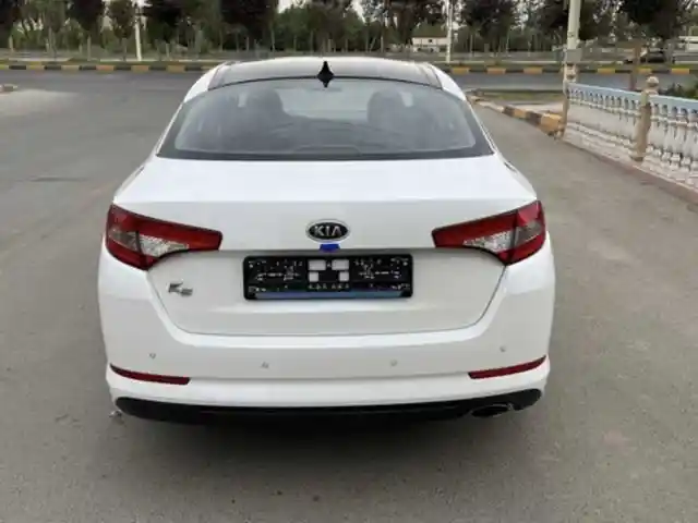 Заднее стекло от Kia K5, Душанбе