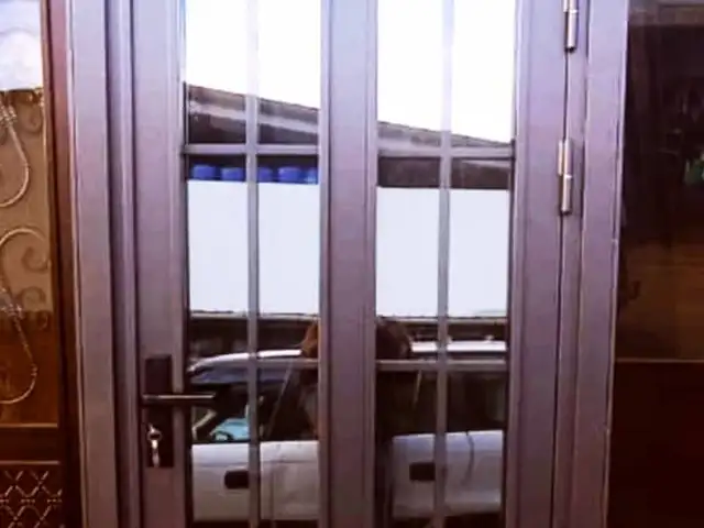 Дархои шишагин, Душанбе