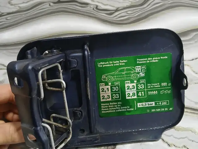 Люк бензобака на Mercedes-Benz 190, W201, Хуҷанд