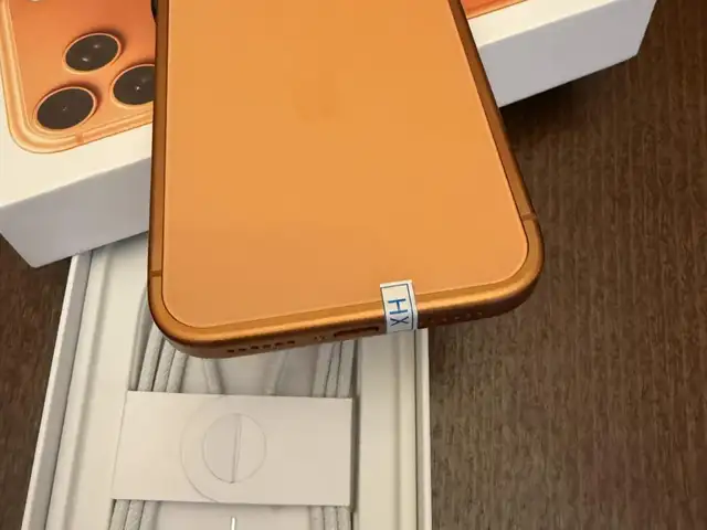 Apple iPhone 17 Pro, 1 tb, Cosmic Orange - Дубликат, Бохтар (Курғон-Теппа)