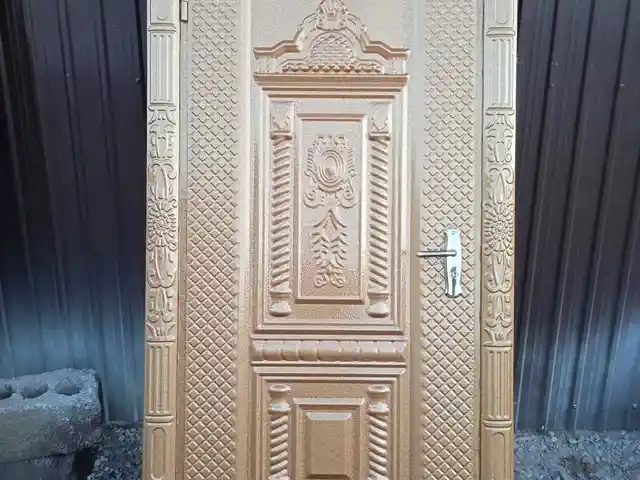 Дверь, Вахдат