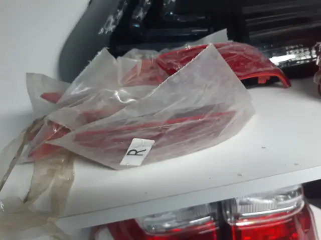 Катафот на задний бампер от Toyota Camry 5, Душанбе