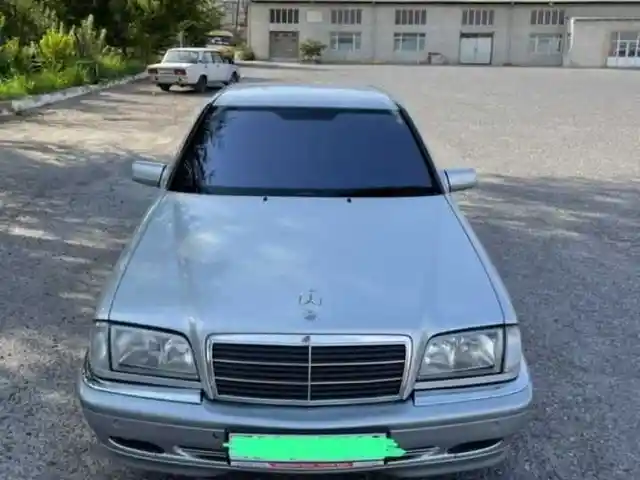 Лобовое стекло на Mercedes-Benz W202, Душанбе