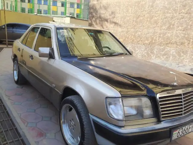 Mercedes-Benz W124