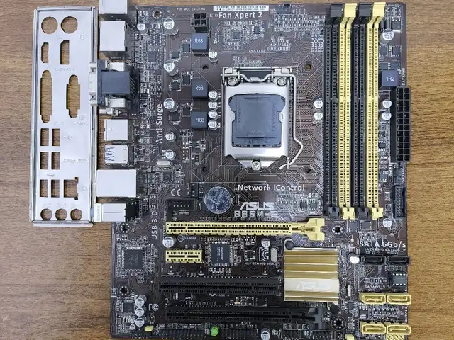 Материнская плата Asus B85M-E сокет 1150, Душанбе