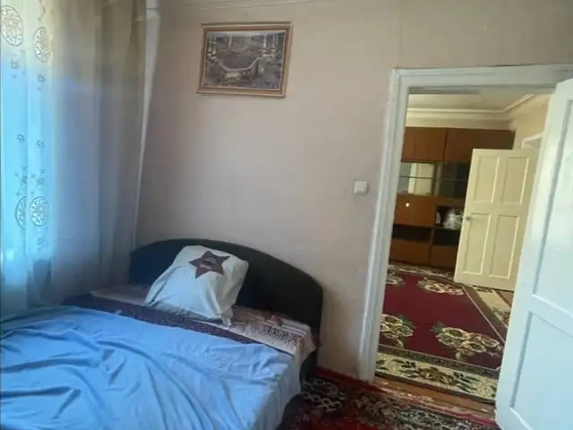 3-комн. квартира, 2 этаж, 55м², Стадион, Хуҷанд