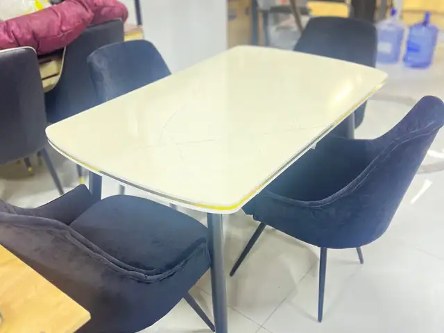 Стол и стулья, Душанбе