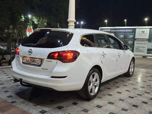 Opel Astra J, 2011, Худжанд - 5