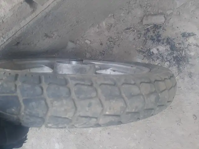 Покрышки R16 от скутера, Ашт