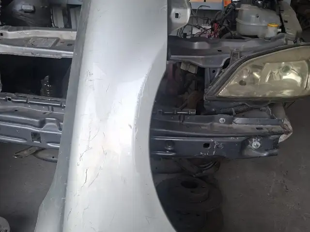 Переднее крыло на Toyota Avesys, Худжанд