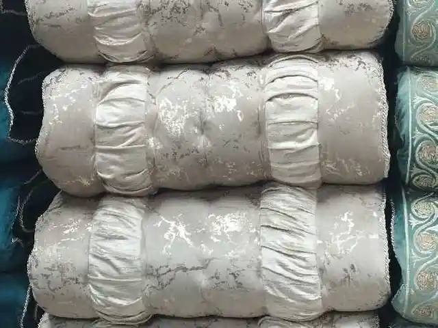 Курпача бо болишт, Душанбе
