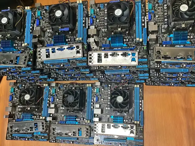 Материнская плата H61+Core I7 3770+RAM 8GB GPU, Душанбе