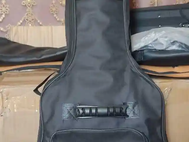 Чехол для гитары, Душанбе